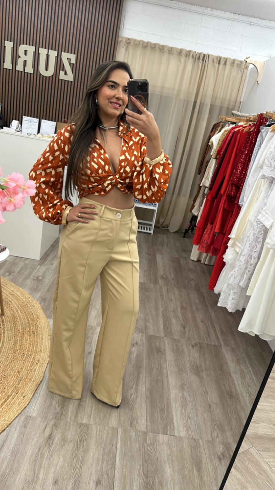 Long-Sleeve Cropped Top - Elegance and Comfort