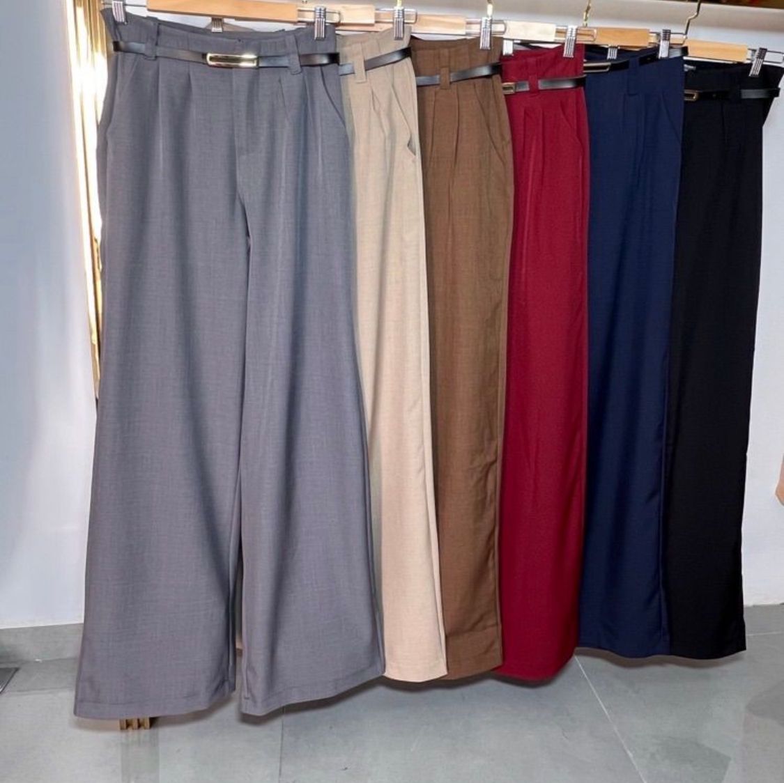 Tailored pants with belt